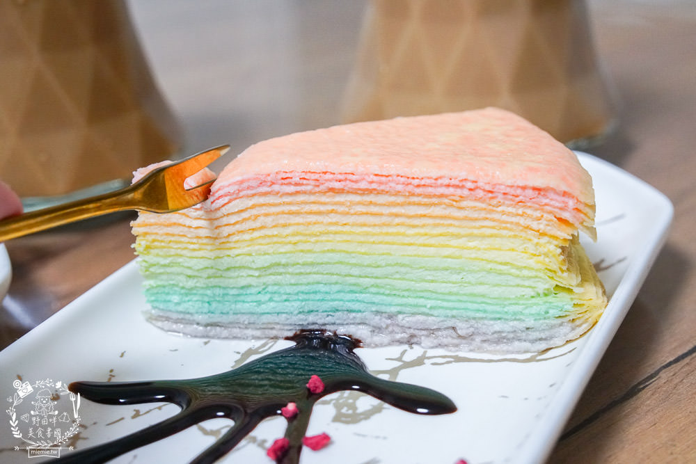 魔法咪嚕寵物咖啡館|台南超人氣寵物餐廳!10多隻萌寵陪伴用餐療癒到融化了!不訂位就容易撲空唷!