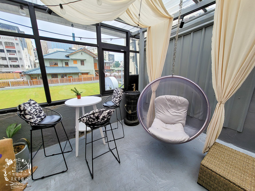 高雄網美餐廳[魚&吉2.0]超好拍的浪漫餐廳!鬆軟香甜舒芙蕾x清爽Q彈拌麵