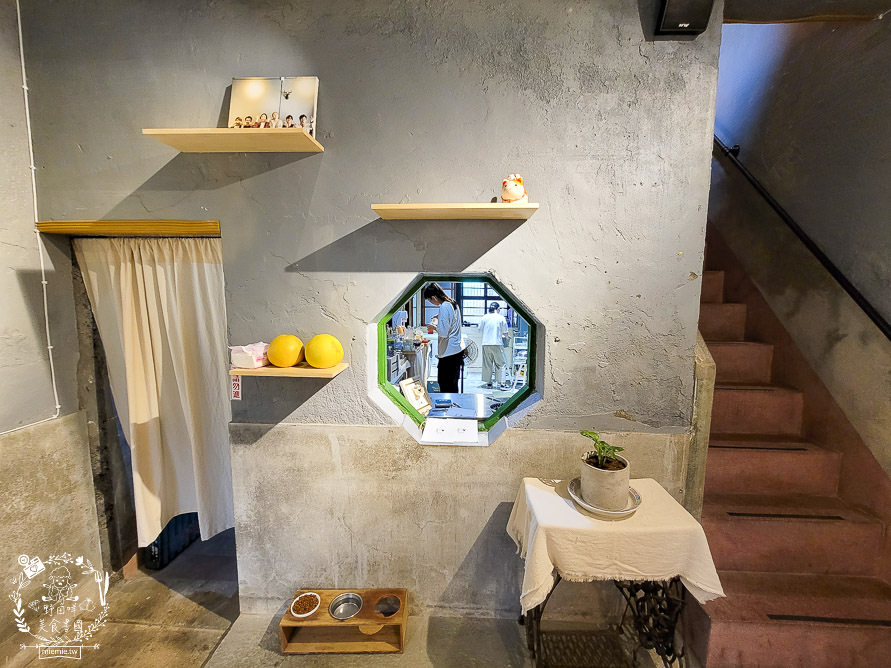 高雄網美餐廳[魚&吉2.0]超好拍的浪漫餐廳!鬆軟香甜舒芙蕾x清爽Q彈拌麵