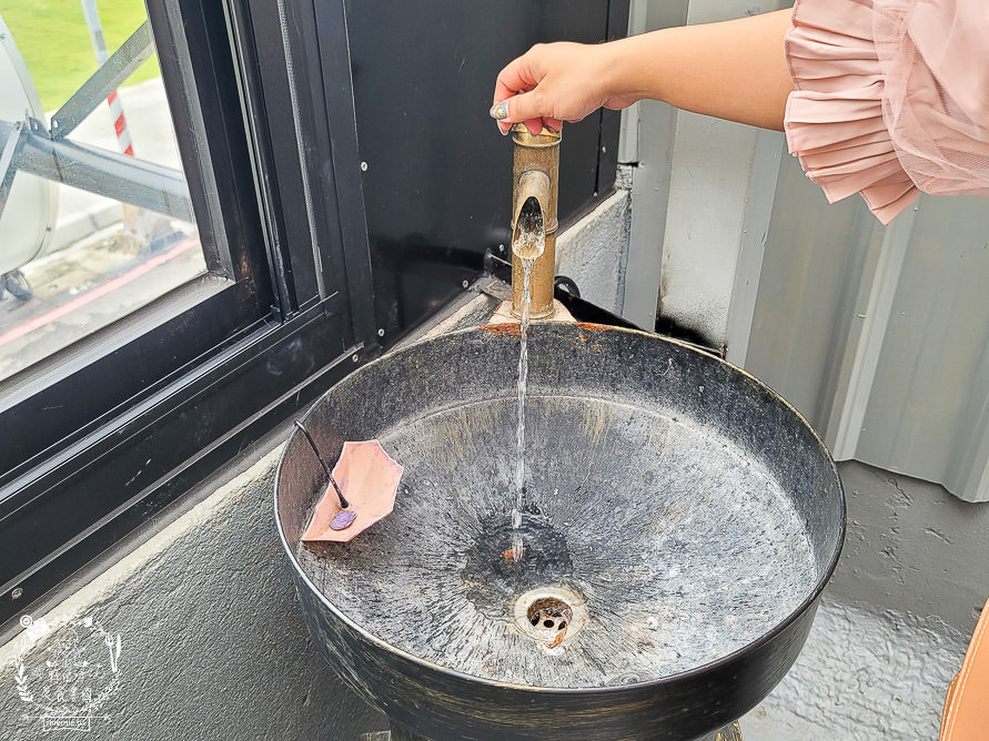 高雄網美餐廳[魚&吉2.0]超好拍的浪漫餐廳!鬆軟香甜舒芙蕾x清爽Q彈拌麵