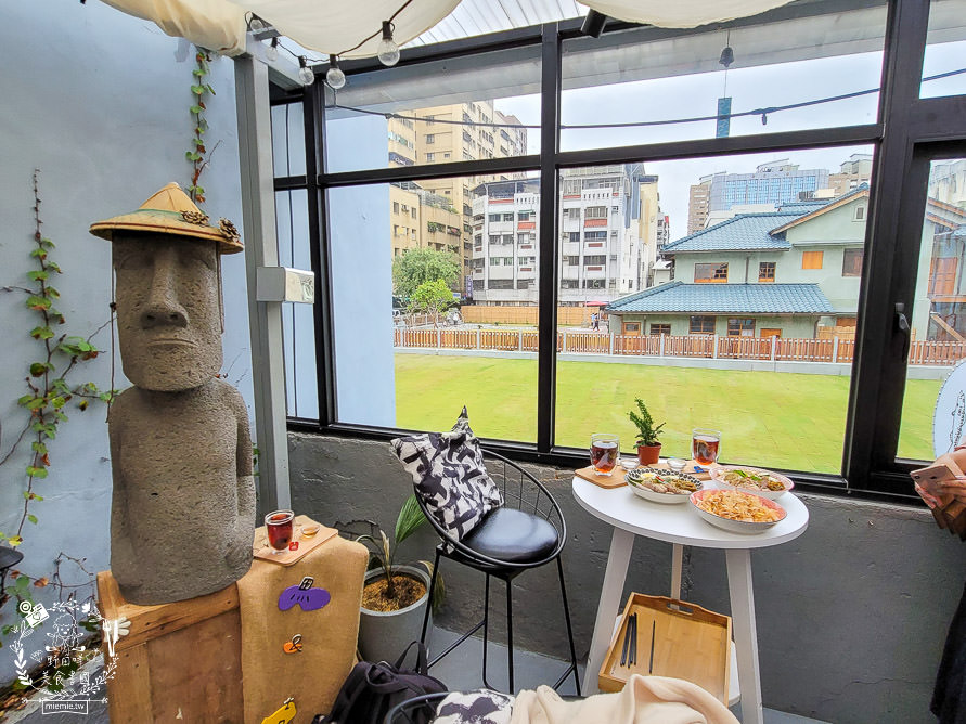 高雄網美餐廳[魚&吉2.0]超好拍的浪漫餐廳!鬆軟香甜舒芙蕾x清爽Q彈拌麵