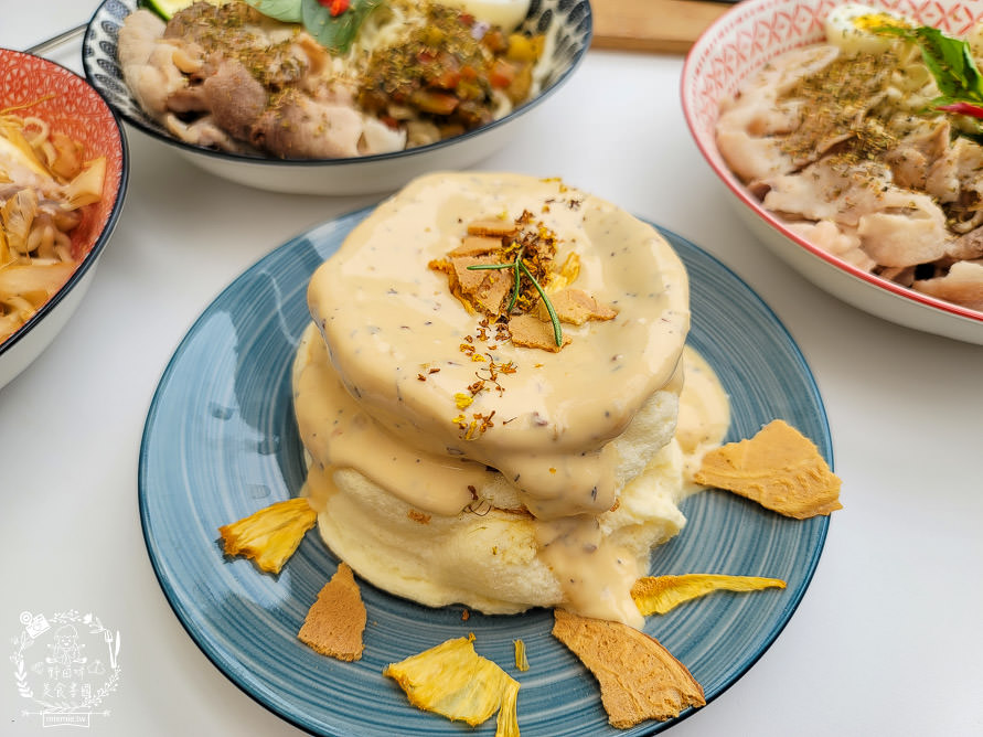 高雄網美餐廳[魚&吉2.0]超好拍的浪漫餐廳!鬆軟香甜舒芙蕾x清爽Q彈拌麵