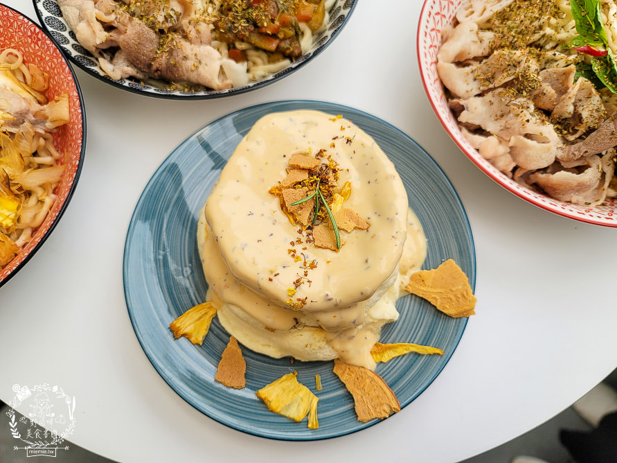 高雄網美餐廳[魚&吉2.0]超好拍的浪漫餐廳!鬆軟香甜舒芙蕾x清爽Q彈拌麵