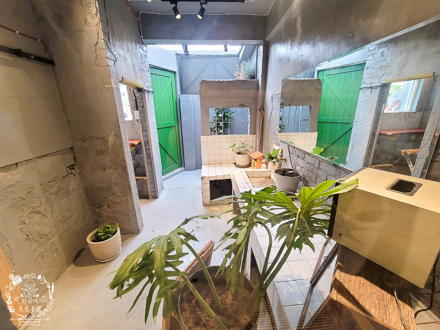 高雄網美餐廳[魚&吉2.0]超好拍的浪漫餐廳!鬆軟香甜舒芙蕾x清爽Q彈拌麵