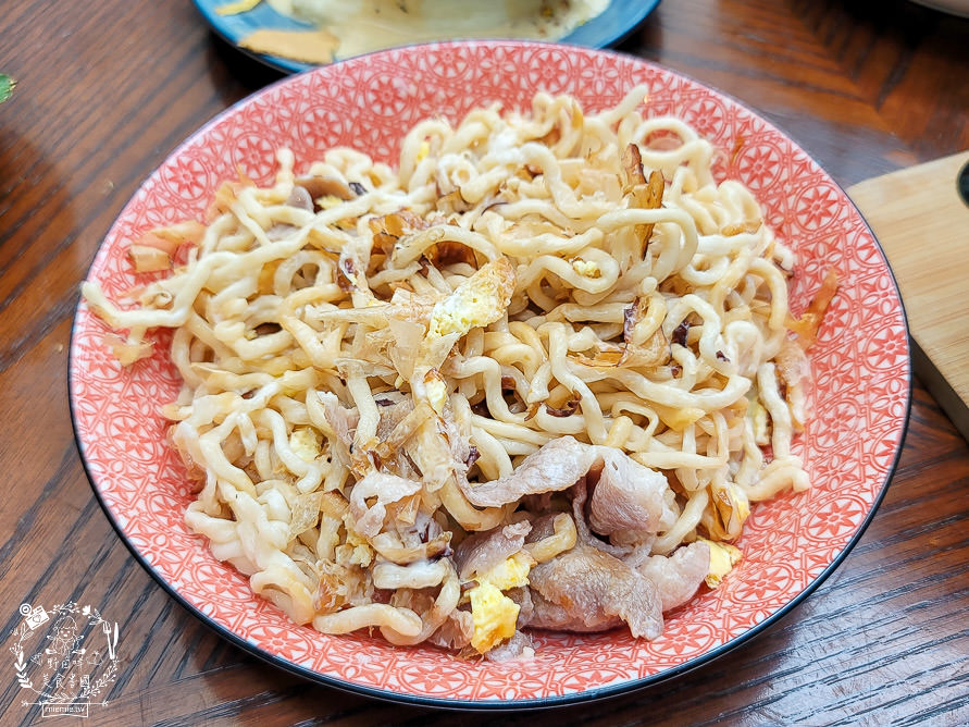 高雄網美餐廳[魚&吉2.0]超好拍的浪漫餐廳!鬆軟香甜舒芙蕾x清爽Q彈拌麵