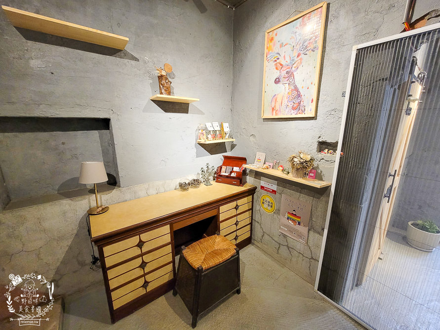 高雄網美餐廳[魚&吉2.0]超好拍的浪漫餐廳!鬆軟香甜舒芙蕾x清爽Q彈拌麵