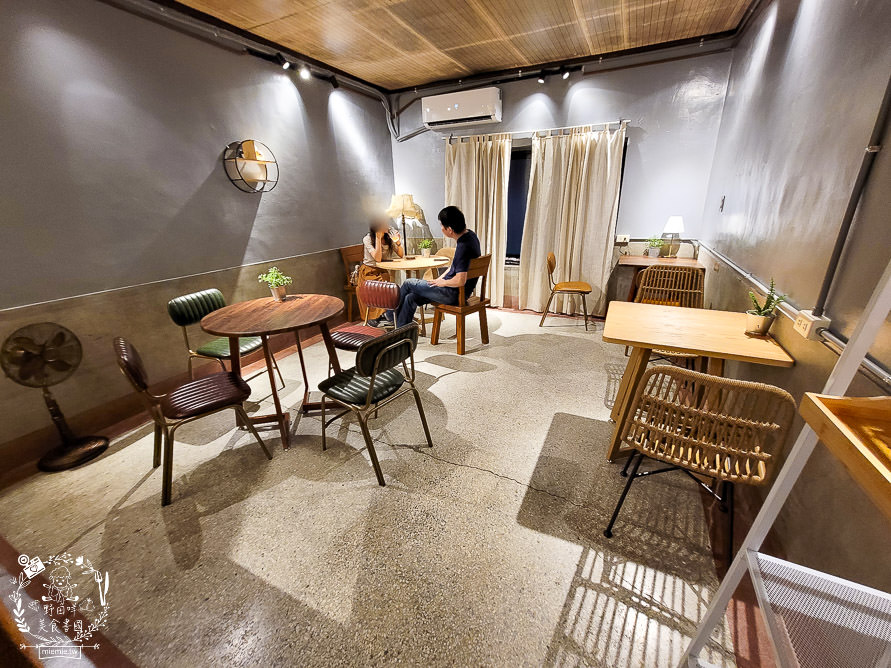 高雄網美餐廳[魚&吉2.0]超好拍的浪漫餐廳!鬆軟香甜舒芙蕾x清爽Q彈拌麵