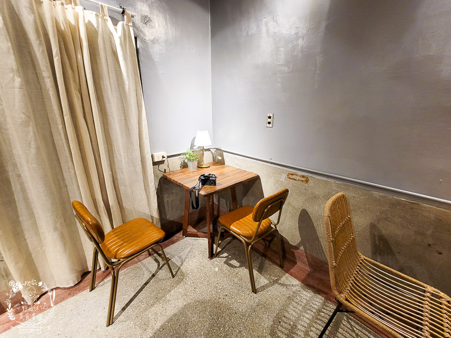 高雄網美餐廳[魚&吉2.0]超好拍的浪漫餐廳!鬆軟香甜舒芙蕾x清爽Q彈拌麵