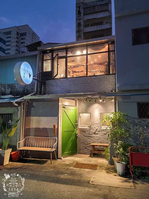 高雄網美餐廳[魚&吉2.0]超好拍的浪漫餐廳!鬆軟香甜舒芙蕾x清爽Q彈拌麵