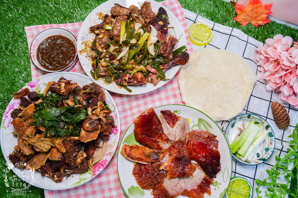高雄[佳東烤鴨]還沒營業就有人排隊的飄香20年老字號烤鴨!超人氣鹽酥鴨銷魂必點!北京烤鴨也不在話下呢!