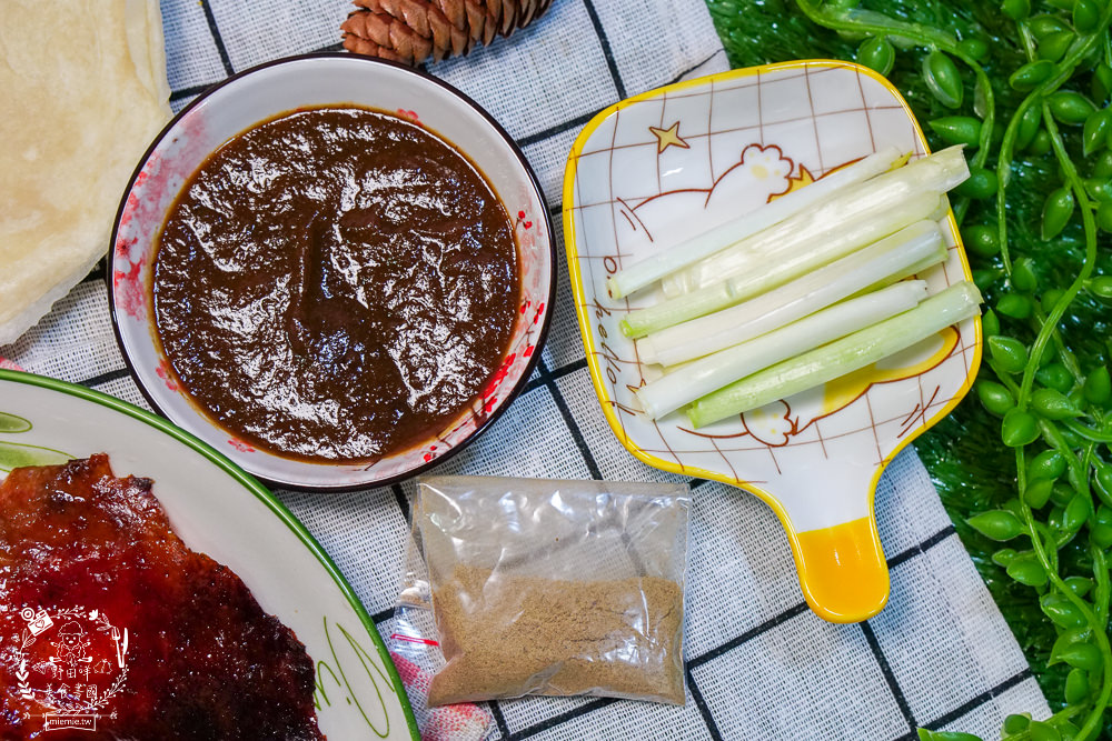 高雄[佳東烤鴨]還沒營業就有人排隊的飄香20年老字號烤鴨!超人氣鹽酥鴨銷魂必點!北京烤鴨也不在話下呢!