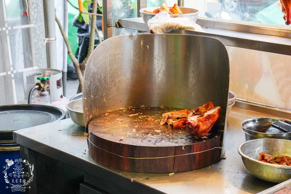 高雄[真好味烤鴨]辛辣醬香的炒鴨架銷魂激推!烤鴨三吃超澎湃呀!手工餅皮超厚der