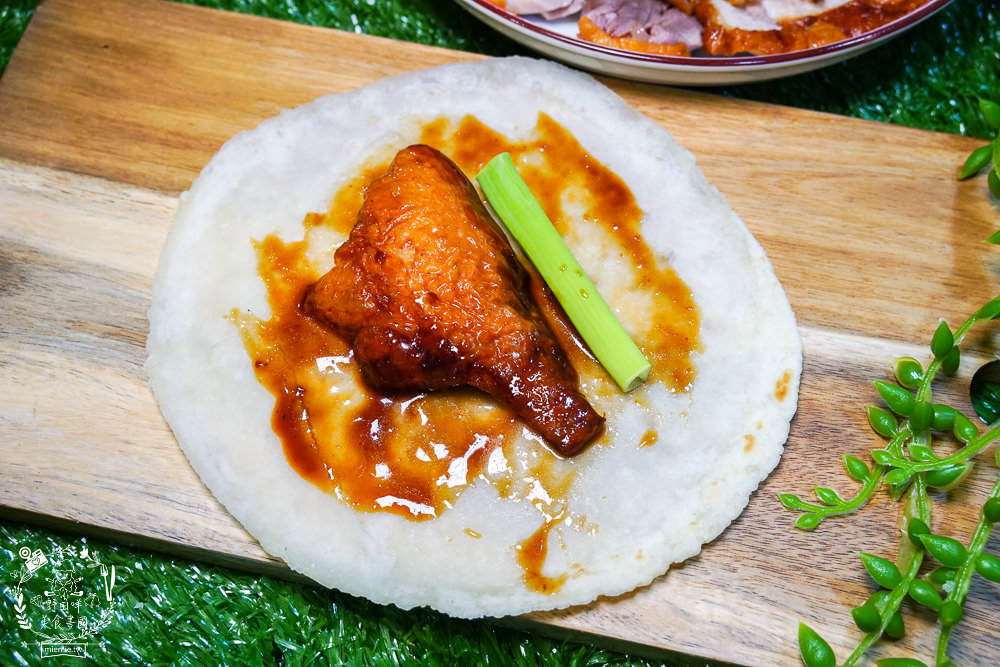 高雄[真好味烤鴨]辛辣醬香的炒鴨架銷魂激推!烤鴨三吃超澎湃呀!手工餅皮超厚der