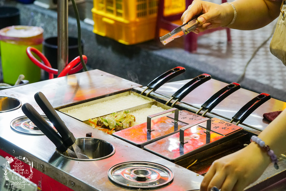 鳳山中山路夜市美食推薦!五花八門的繽紛美食小吃任君挑選!鳳山宵夜美食推薦!