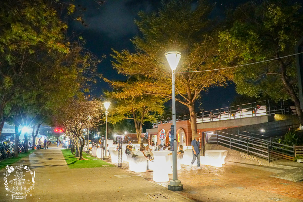 鳳山中山路夜市美食推薦!五花八門的繽紛美食小吃任君挑選!鳳山宵夜美食推薦!