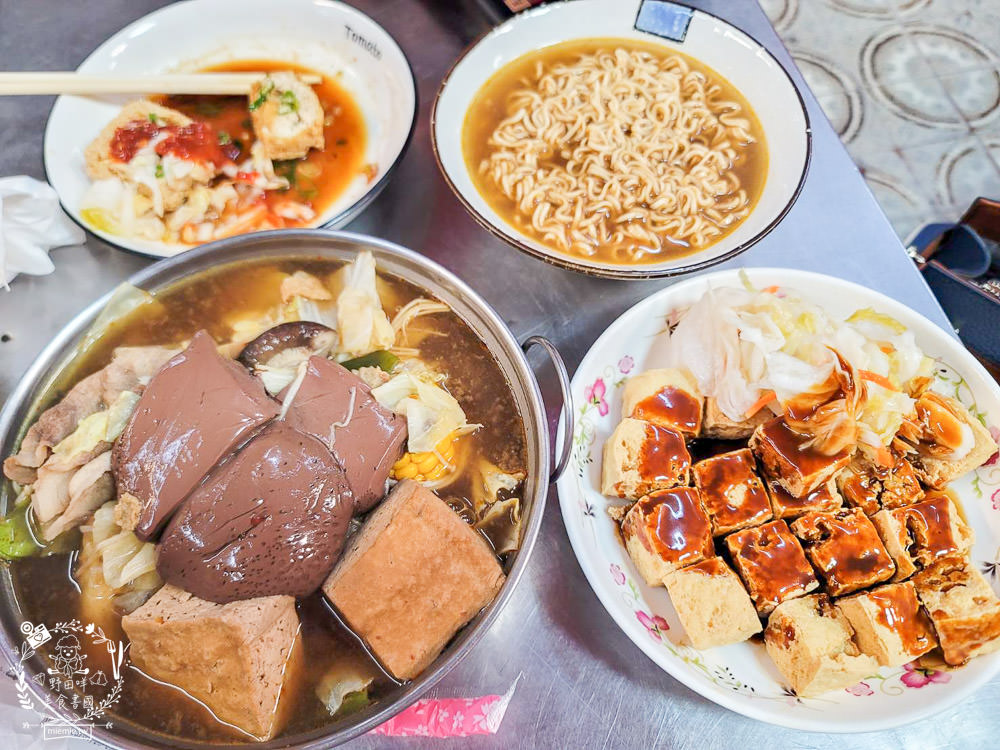 鳳山中山路夜市美食推薦!五花八門的繽紛美食小吃任君挑選!鳳山宵夜美食推薦!