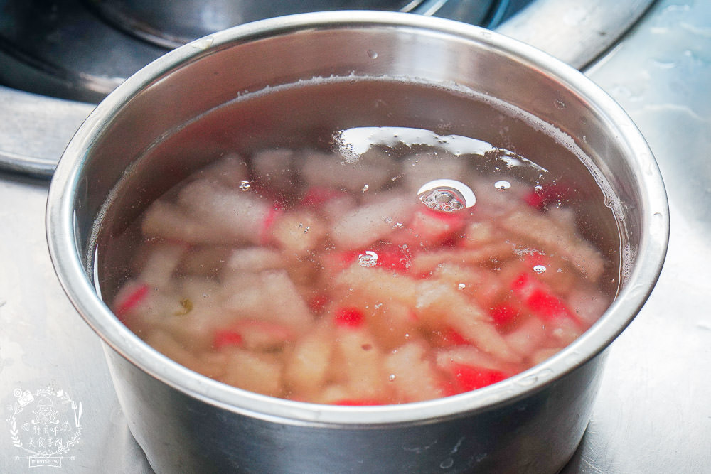 鳳山超過40年的熱湯圓八寶冰!隱藏在天公廟的斜對面的人氣湯圓,五花八門的食材超繽紛!