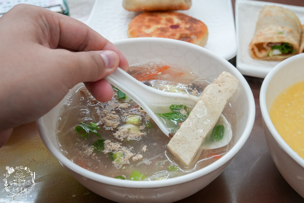 鳳山楊記餡餅粥|鳳山在地人推薦的老字號小吃!豬肉餡餅+牛肉捲餅與蒸餃都必吃!