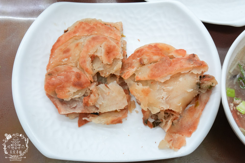 鳳山楊記餡餅粥|鳳山在地人推薦的老字號小吃!豬肉餡餅+牛肉捲餅與蒸餃都必吃!