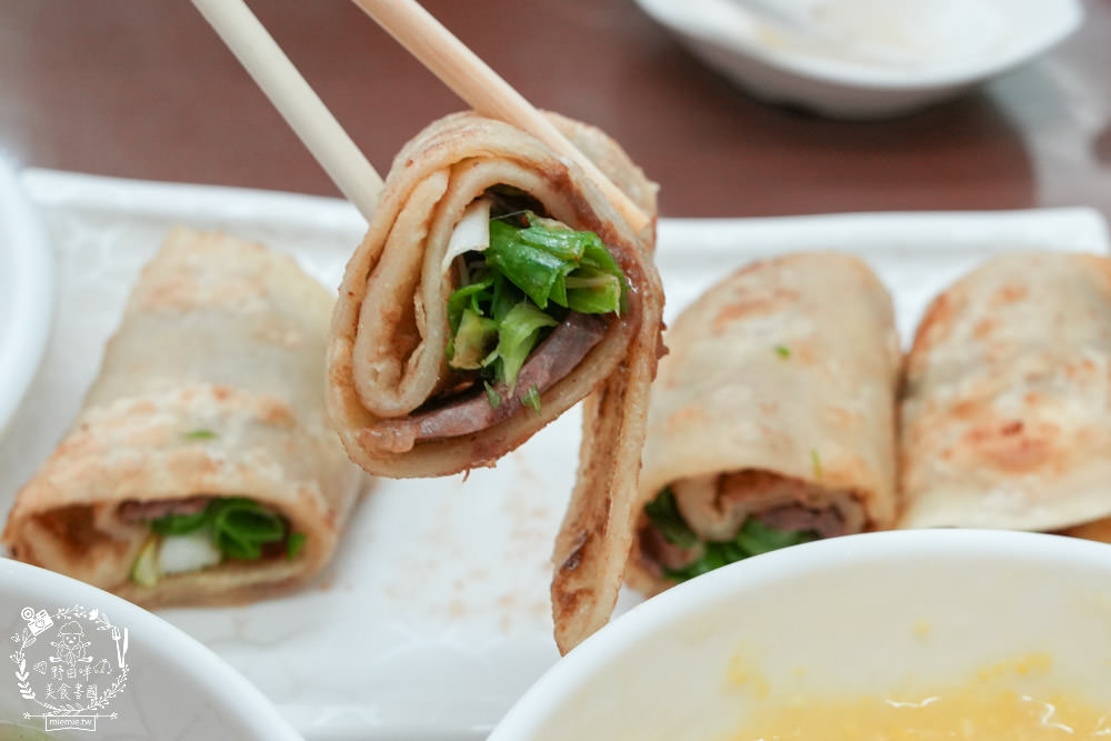 鳳山楊記餡餅粥|鳳山在地人推薦的老字號小吃!豬肉餡餅+牛肉捲餅與蒸餃都必吃!