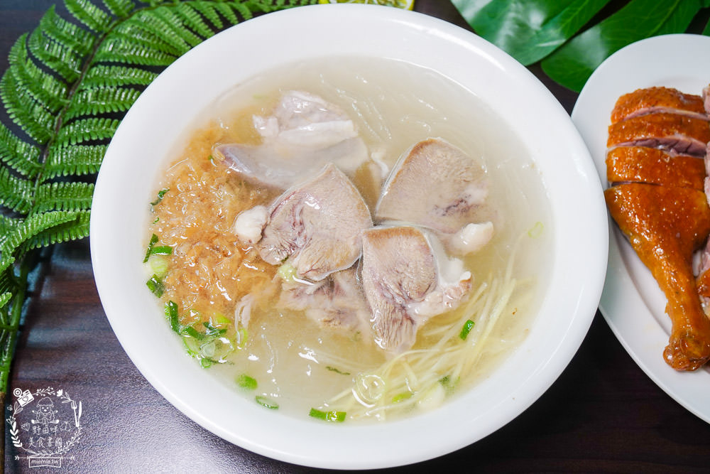 高雄[老爺美食館]鳳山隱藏版鴨肉飯!焦糖燻鴨+香茅煎肉饕客必點!超平價又特別的高雄小吃!