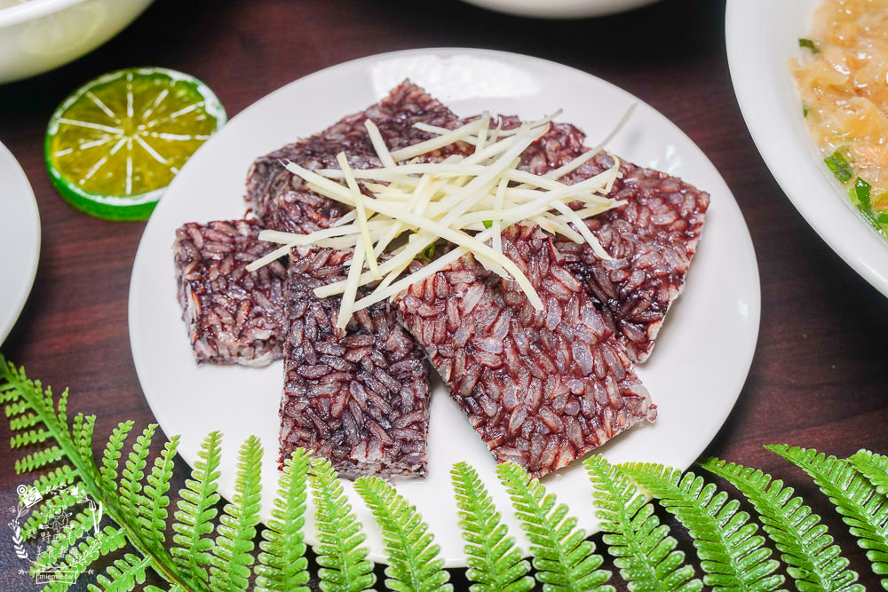 高雄[老爺美食館]鳳山隱藏版鴨肉飯!焦糖燻鴨+香茅煎肉饕客必點!超平價又特別的高雄小吃!