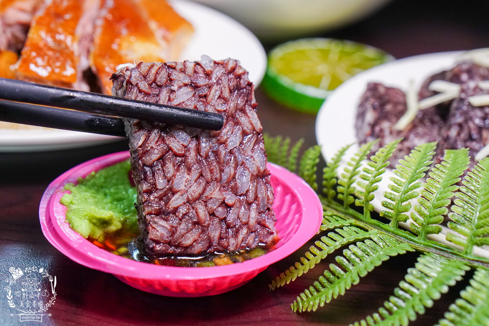高雄[老爺美食館]鳳山隱藏版鴨肉飯!焦糖燻鴨+香茅煎肉饕客必點!超平價又特別的高雄小吃!