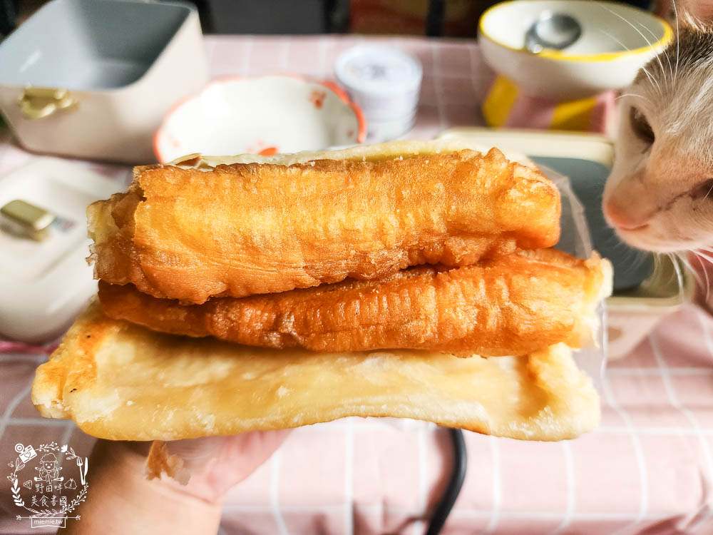 鳳山車站前無名燒餅早餐店|油條平日不到八點就提早完售?連平日都排隊的人氣燒餅店! - 第13張圖 鳳山車站前無名燒餅早餐店|油條平日不到八點就提早完售?連平日都排隊的人氣燒餅店!