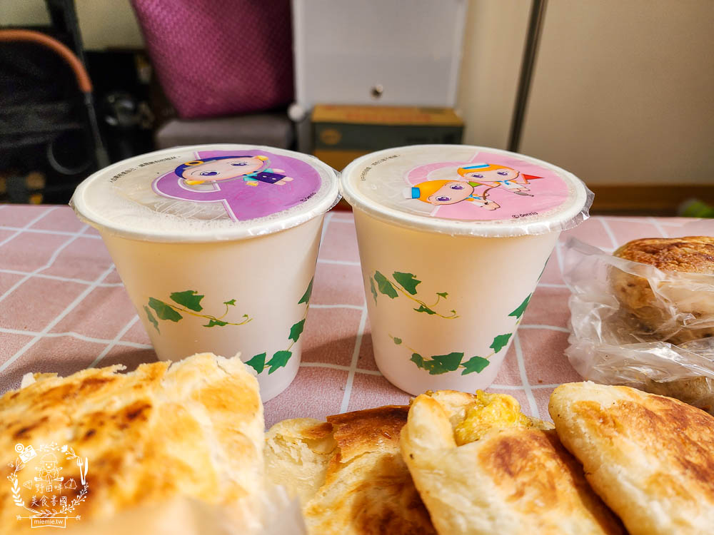 鳳山車站前無名燒餅早餐店|油條平日不到八點就提早完售?連平日都排隊的人氣燒餅店! - 第20張圖 鳳山車站前無名燒餅早餐店|油條平日不到八點就提早完售?連平日都排隊的人氣燒餅店!