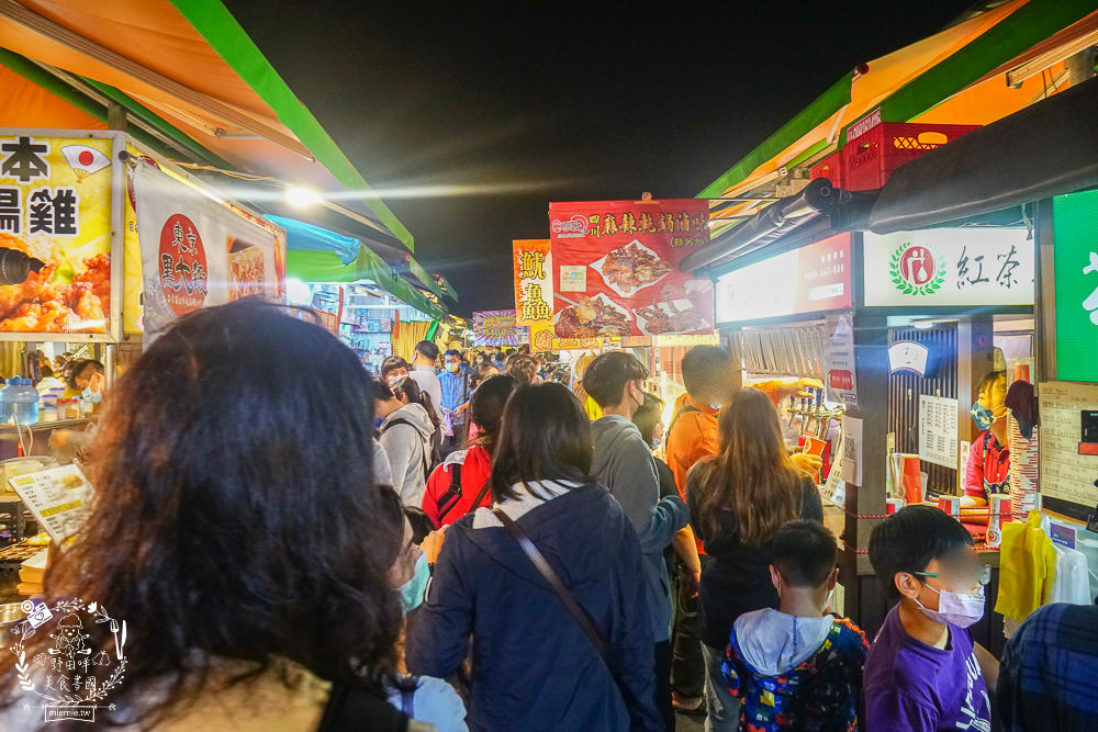 鳳山青年夜市隆重回歸!165個攤位超多人氣美食強勢回歸!吃喝玩樂通通都有~
