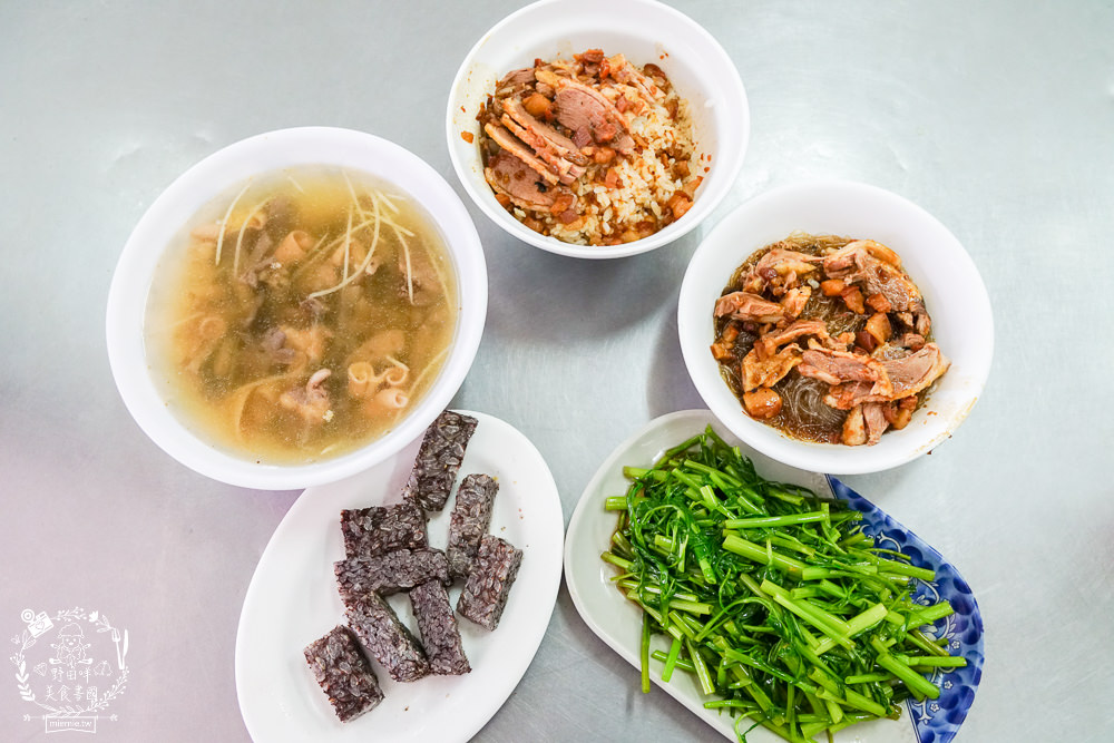 高雄[鴨肉本二老闆的店]超人氣鴨肉冬粉跟肉燥飯在地人美味激推!鹽埕區鴨肉飯推薦!