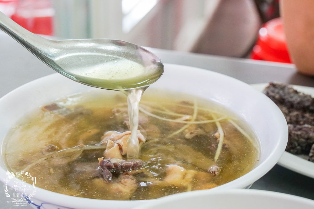 高雄[鴨肉本二老闆的店]超人氣鴨肉冬粉跟肉燥飯在地人美味激推!鹽埕區鴨肉飯推薦!