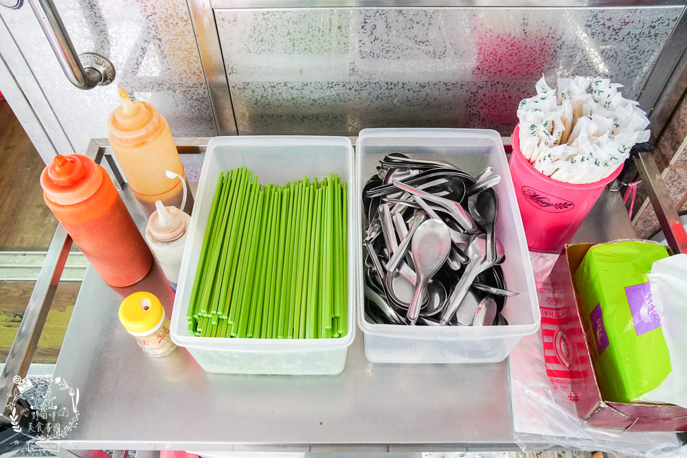 高雄[鴨肉本二老闆的店]超人氣鴨肉冬粉跟肉燥飯在地人美味激推!鹽埕區鴨肉飯推薦!