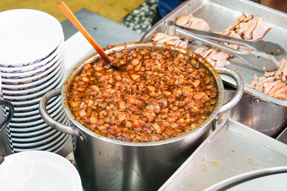 高雄[鴨肉本二老闆的店]超人氣鴨肉冬粉跟肉燥飯在地人美味激推!鹽埕區鴨肉飯推薦!