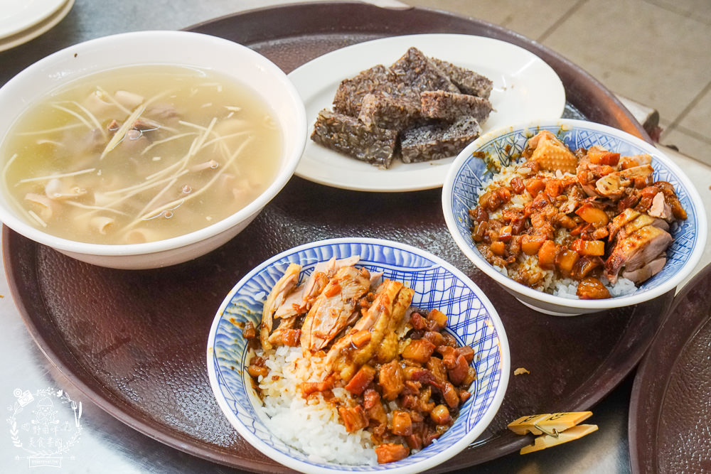 高雄[鴨肉珍]2022高雄米其林指南必比登推介!65年依然屹立不搖的鴨肉店!非用餐時段也是大排長龍…