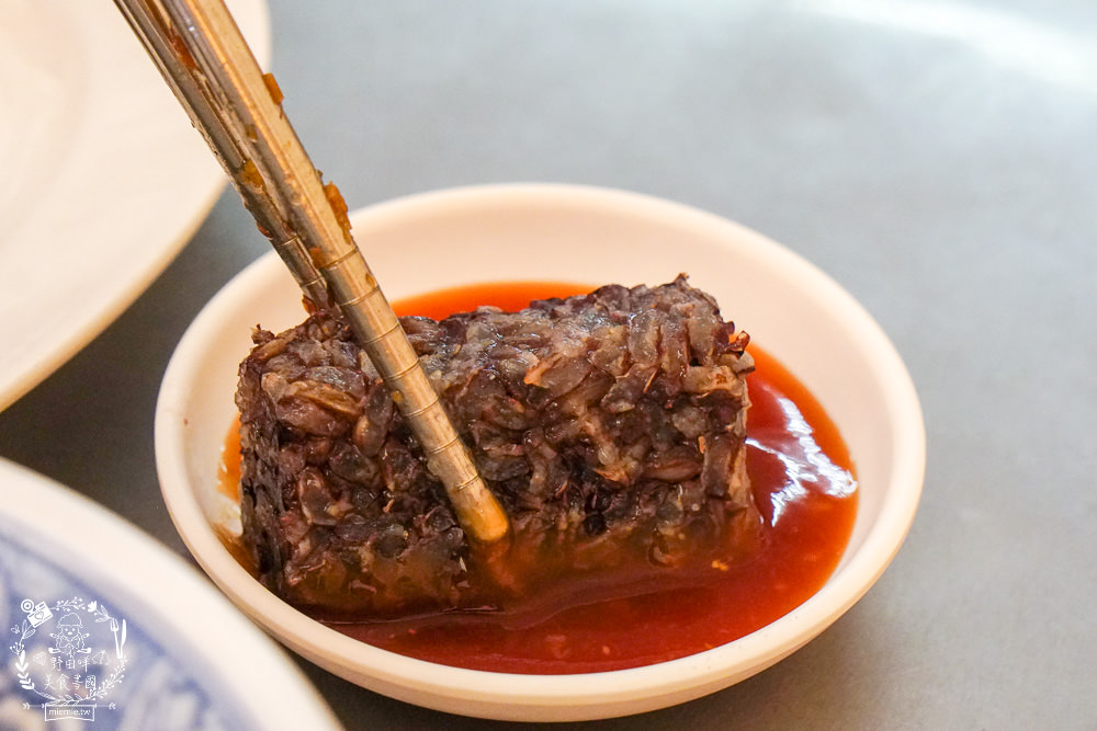 高雄[鴨肉珍]2022高雄米其林指南必比登推介!65年依然屹立不搖的鴨肉店!非用餐時段也是大排長龍…