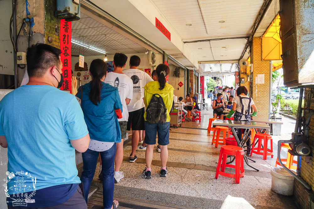 高雄[鴨肉珍]2022高雄米其林指南必比登推介!65年依然屹立不搖的鴨肉店!非用餐時段也是大排長龍…