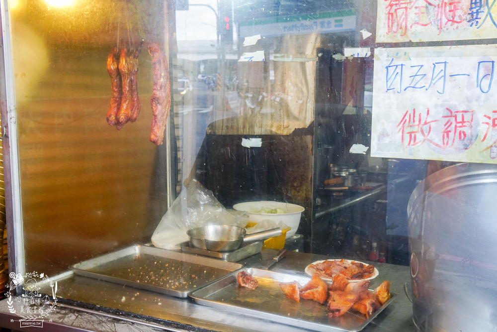 高雄[鴨香棧烤鴨店]隱藏在鳳山五甲商圈的限量烤鴨!高雄烤鴨三吃人氣推薦!