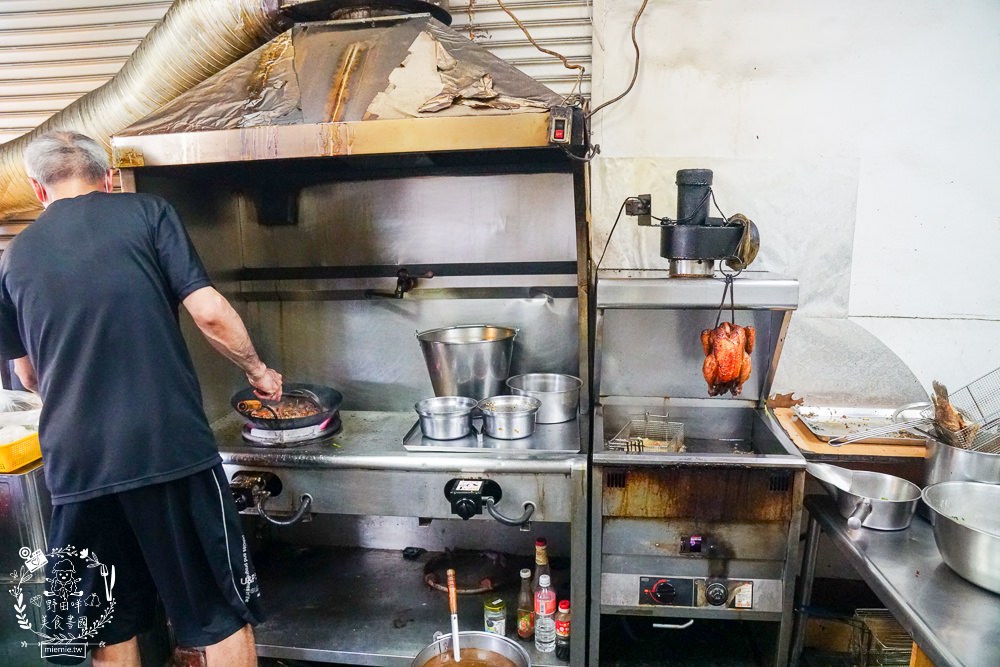 高雄[鴨香棧烤鴨店]隱藏在鳳山五甲商圈的限量烤鴨!高雄烤鴨三吃人氣推薦!