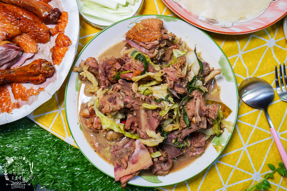 高雄[鴨香棧烤鴨店]隱藏在鳳山五甲商圈的限量烤鴨!高雄烤鴨三吃人氣推薦!