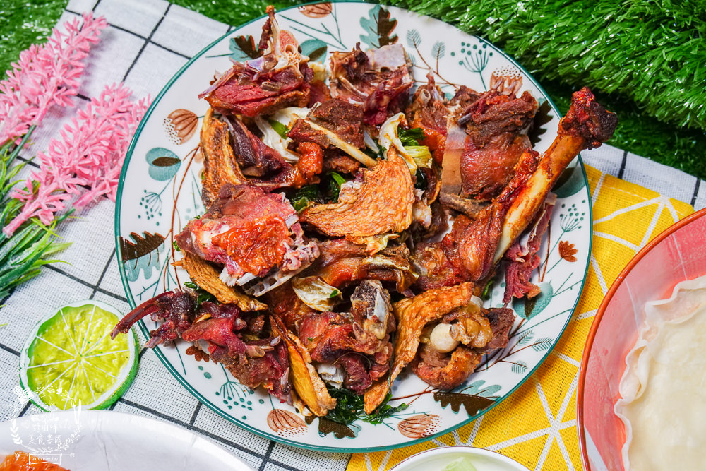 高雄[鴨香棧烤鴨店]隱藏在鳳山五甲商圈的限量烤鴨!高雄烤鴨三吃人氣推薦!