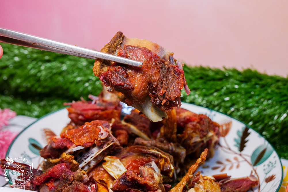 高雄[鴨香棧烤鴨店]隱藏在鳳山五甲商圈的限量烤鴨!高雄烤鴨三吃人氣推薦!