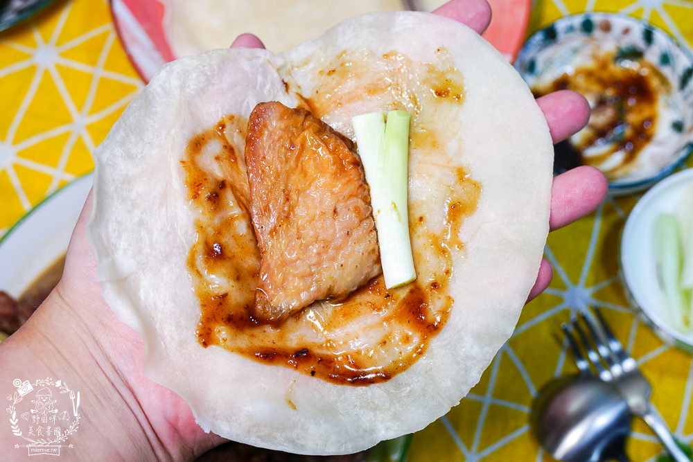 高雄[鴨香棧烤鴨店]隱藏在鳳山五甲商圈的限量烤鴨!高雄烤鴨三吃人氣推薦!