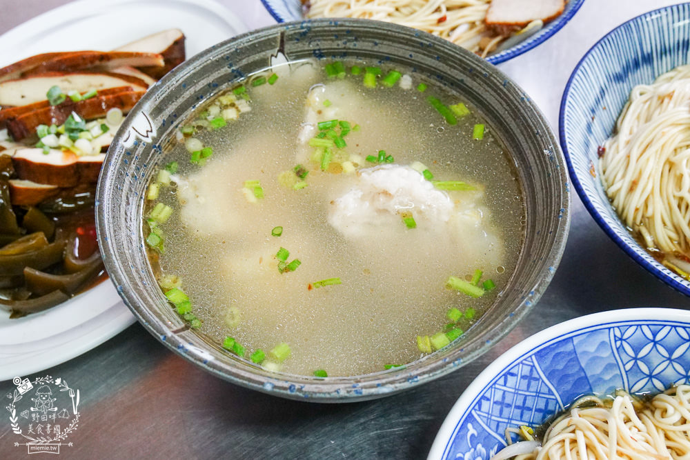 高雄[崛江麵店]鹽埕區50年麵店!每逢假日必排隊的超人氣小吃!鹽埕區必吃美食