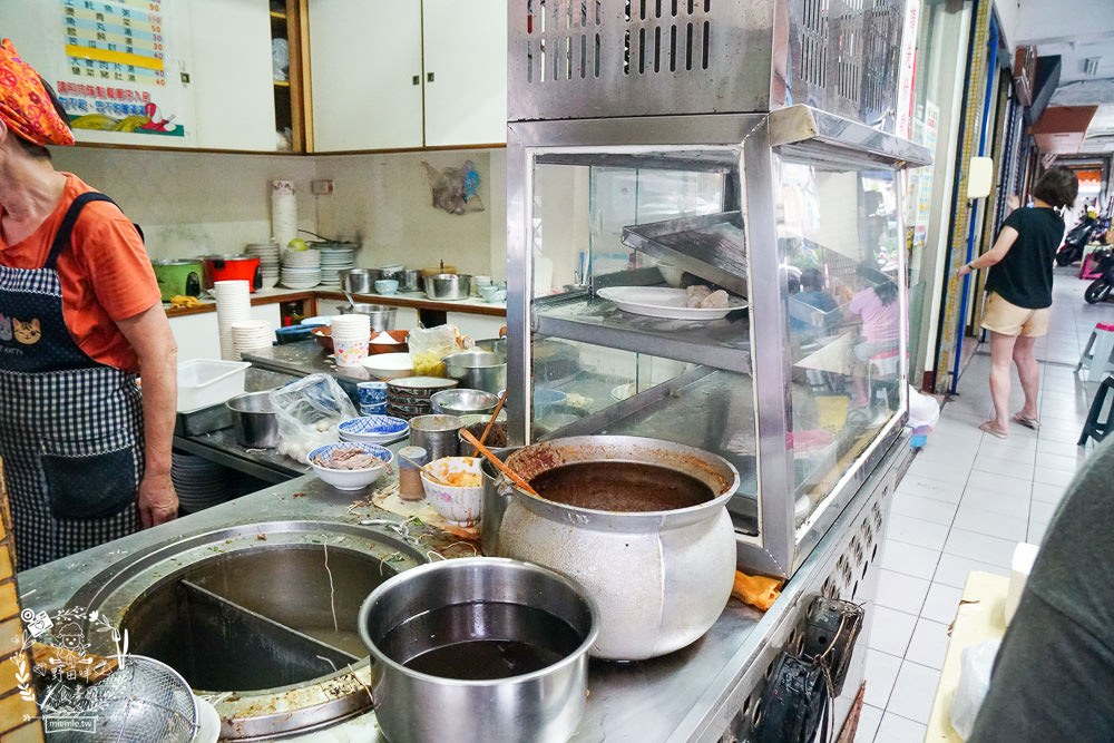 高雄[崛江麵店]鹽埕區50年麵店!每逢假日必排隊的超人氣小吃!鹽埕區必吃美食