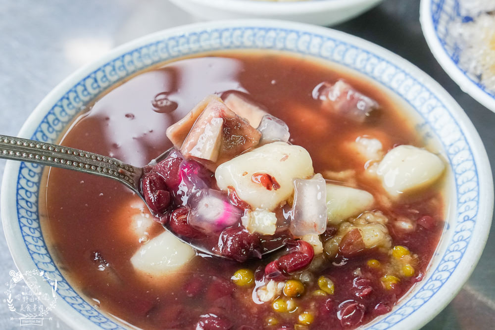 高雄[李家圓仔冰]鹽埕區超人氣70年歷史老店!手工圓仔是很多人心中第一名?