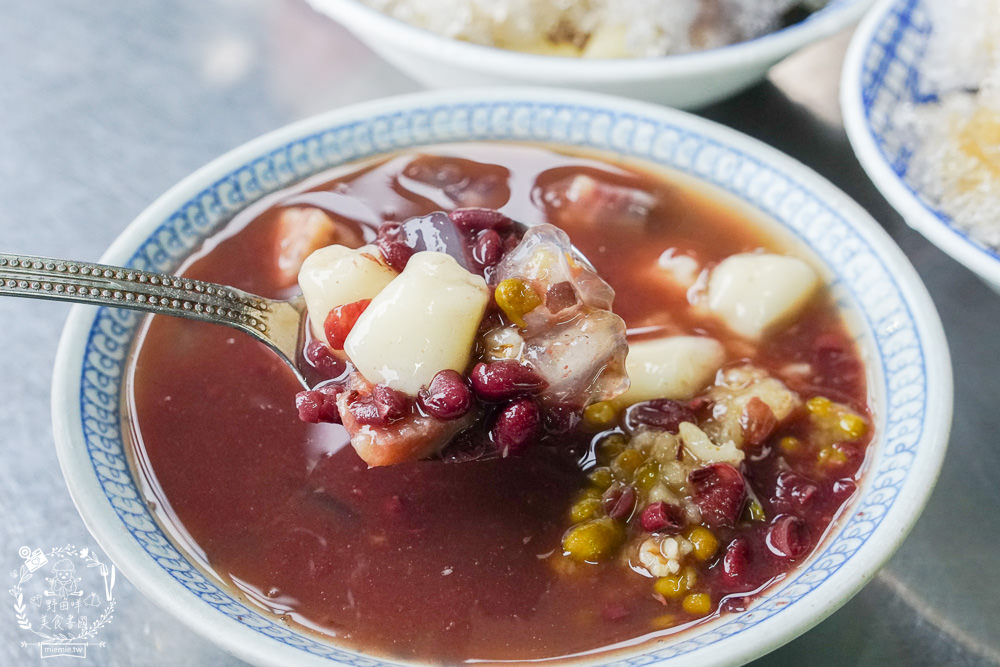 高雄[李家圓仔冰]鹽埕區超人氣70年歷史老店!手工圓仔是很多人心中第一名?