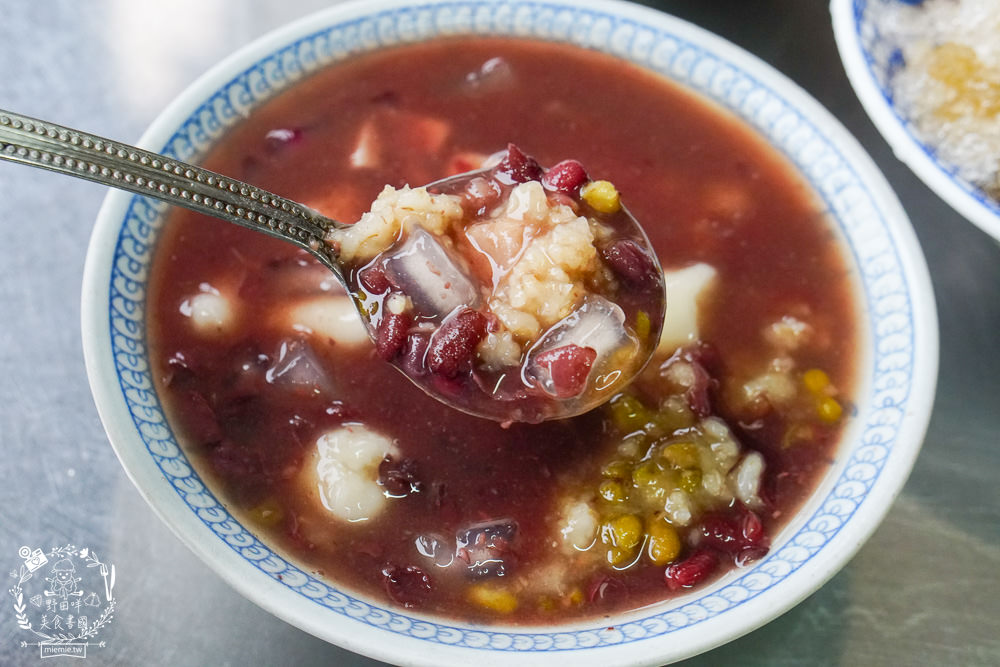 高雄[李家圓仔冰]鹽埕區超人氣70年歷史老店!手工圓仔是很多人心中第一名?