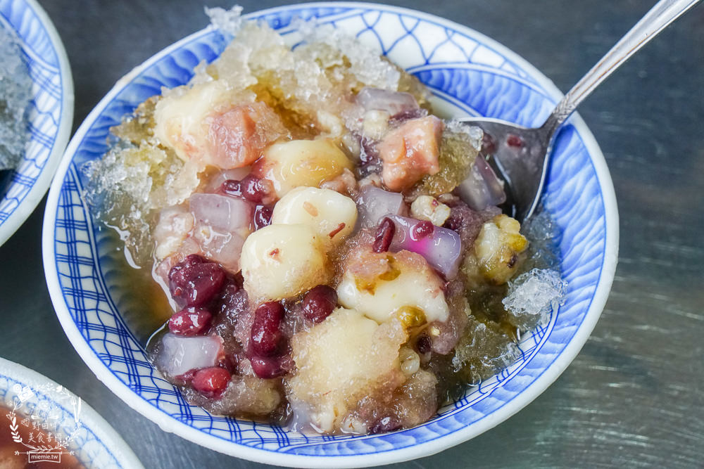 高雄[李家圓仔冰]鹽埕區超人氣70年歷史老店!手工圓仔是很多人心中第一名?