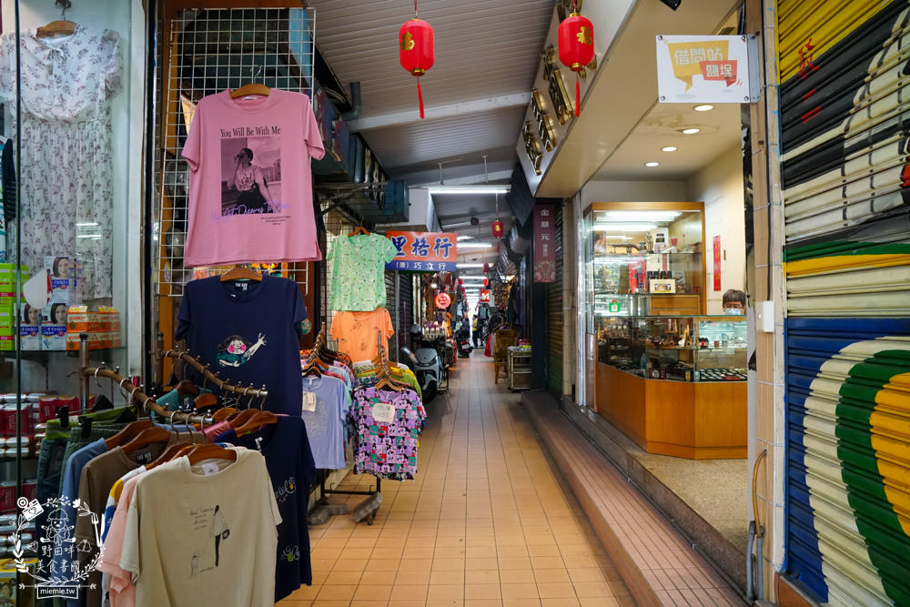 鹽埕堀江商場/老高雄一日遊!時尚精品、南北百貨、古物收藏與頂級茶茗推薦!號稱爸媽年代的百貨公司?